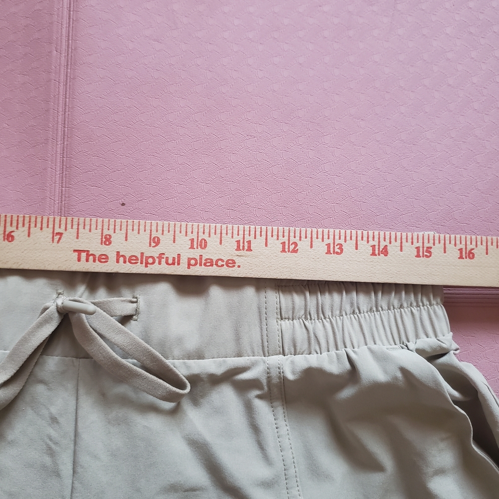 all in motion Beige Drawstring Athletic Shorts M NWOT - Picture 5 of 7